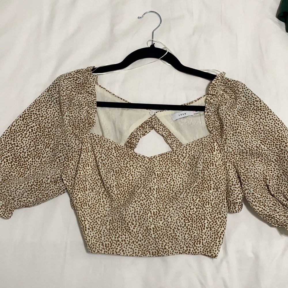 Open back and waist tie blouse